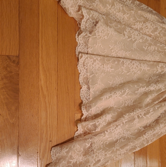 Zara Lace Dress - Picture 5 of 7